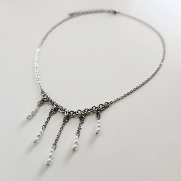 Vintage Victorian white pearl chandelier necklace with a small silver chain - Picture 6 of 9